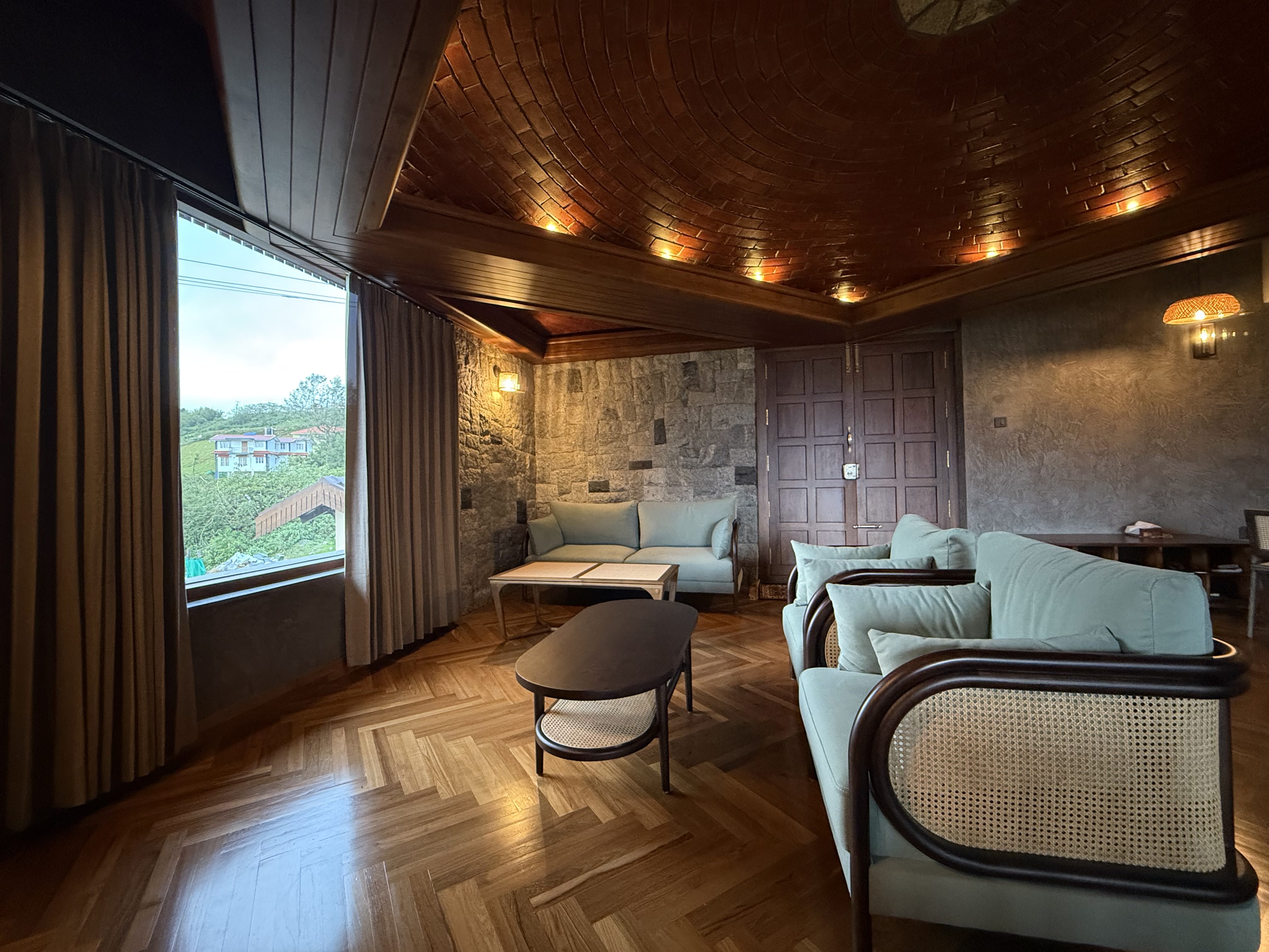 Contemporary 4 BHK Penthouse, Noida